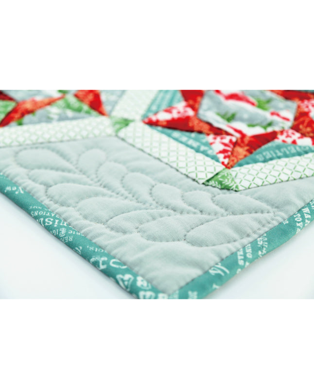 【材料キット】クリスマスのキルト  by パッチワーク教室編集部(kit-0075)