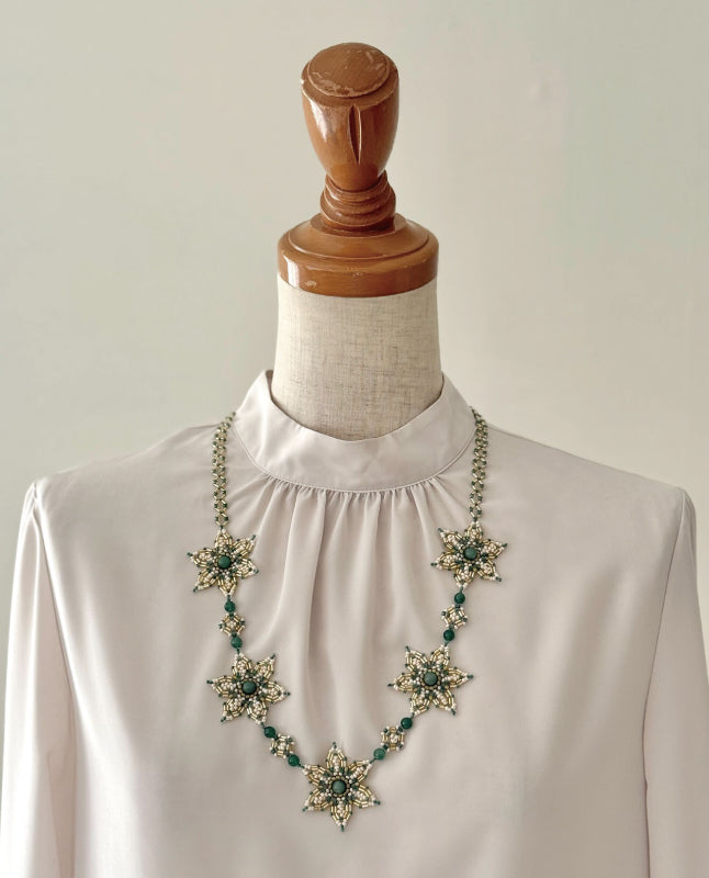 【ビーズキット】アベンチュリンカラーのモザイクモチーフネックレス design安藤潤子/Junko Ando（kit-0080)