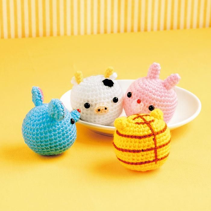 プッチ♡干支 あみぐるみ 置物 干支のうさぎちゃん、鏡餅なのに体育座りが悩ましい】あみぐるみ