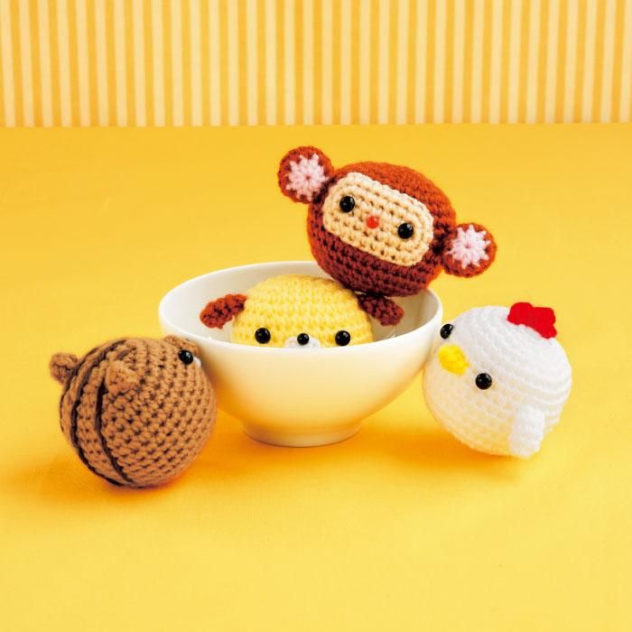 プッチ♡干支 あみぐるみ 置物 干支のうさぎちゃん、鏡餅なのに体育座りが悩ましい】あみぐるみ