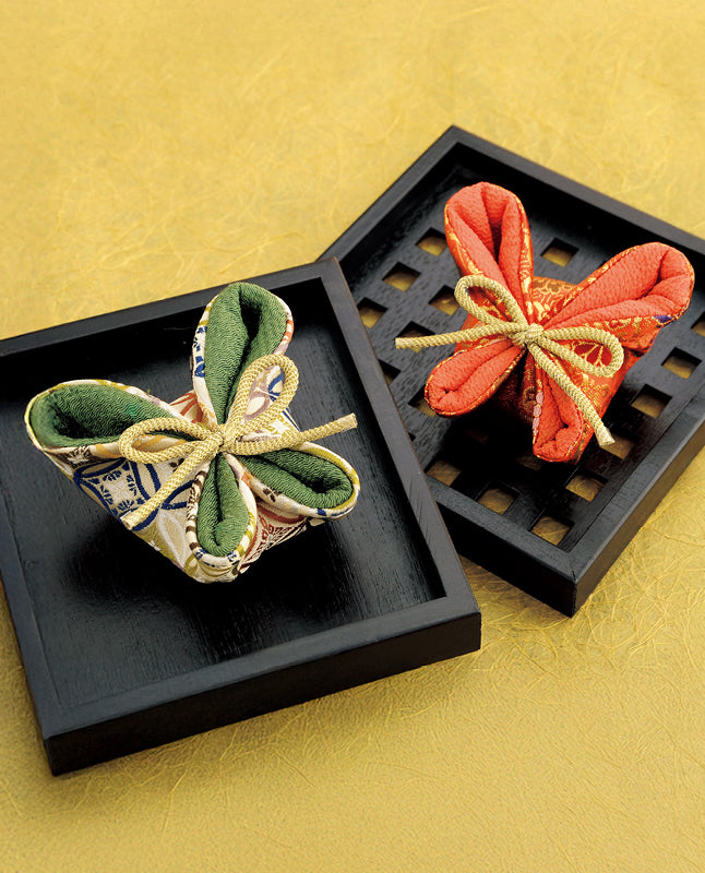 【型紙】 おひなさまに見立てた 蝶のお飾り （AM-0029）