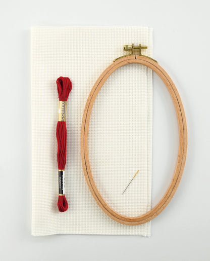 【刺しゅうキット】《赤い花の1色刺しゅう》「刺しゅうの時間 vol.2」掲載（kit-0078)