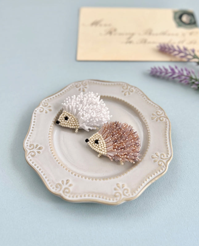【ビーズキット】ハリネズミのブローチ～ design 下島優子/Yuko Shimojima（kit-0061)