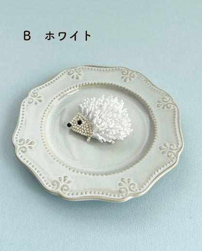 【ビーズキット】ハリネズミのブローチ～ design 下島優子/Yuko Shimojima（kit-0061)