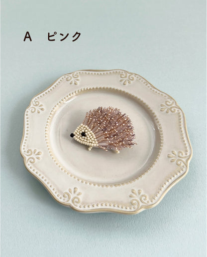 【ビーズキット】ハリネズミのブローチ～ design 下島優子/Yuko Shimojima（kit-0061)